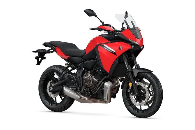 Motorcycle rental A2 Tracer 7 Yamaha 2023 (A2 license) Paris - What You Get Immediately: Helmet, Gloves, Lock, Insurance