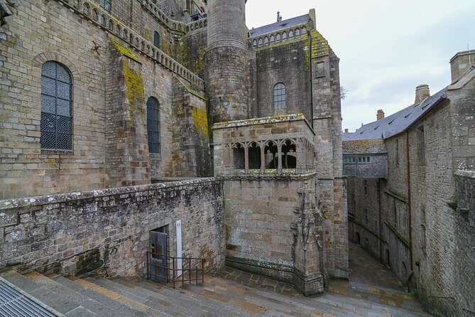 Mt St. Michel Private Tour with Abbey tickets and tour guide - Should you book this Mont Saint-Michel private tour?