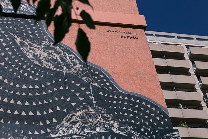 Murals XXL Street Art Tour - How the guide turns wall art into an art lesson