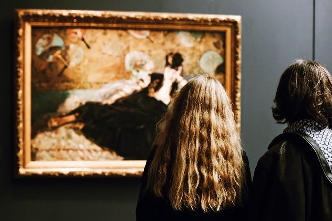 Musée d'Orsay & Montmartre Tour Semi-Private Guided Tour 8ppl Max - Pace and comfort: what moderate fitness really means here