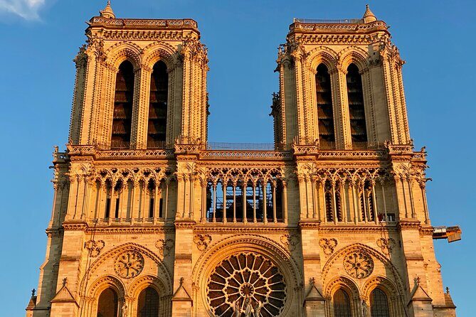 Mysteries & Legends, smartphone audioguided walking tour - Île de la Cité and Notre-Dame: the tour’s final mood shift