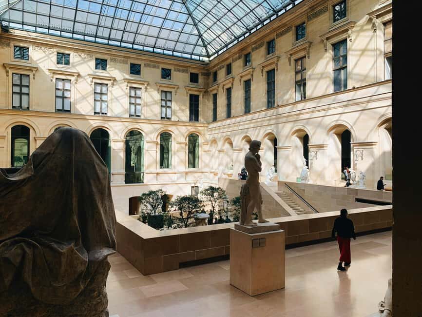 Night at the Louvre Museum: 6-people Max Guided Exploration - The 2-hour rhythm: sculptures, paintings, and what you’ll actually notice