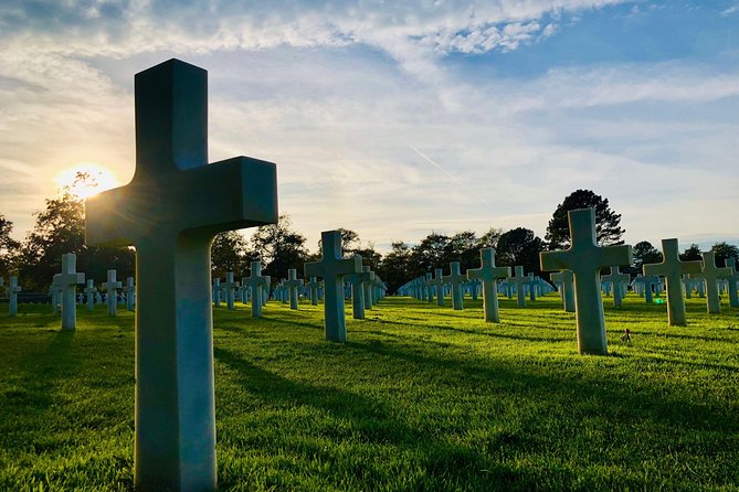 Normandy D-Day Beaches and World War II Sites Day Trip from Paris - Your guide and bus setup: audio, accents, AC, and group size