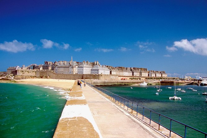 Normandy D-Day Landing Beaches with Private Guide From Paris - Lunch at St. Laurent-sur-Mer: Real French Food, Not an Afterthought