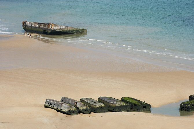Normandy D-Day Tour Guided Small Group From Paris - Arromanches and the 360 Museum: turning the battle into a picture