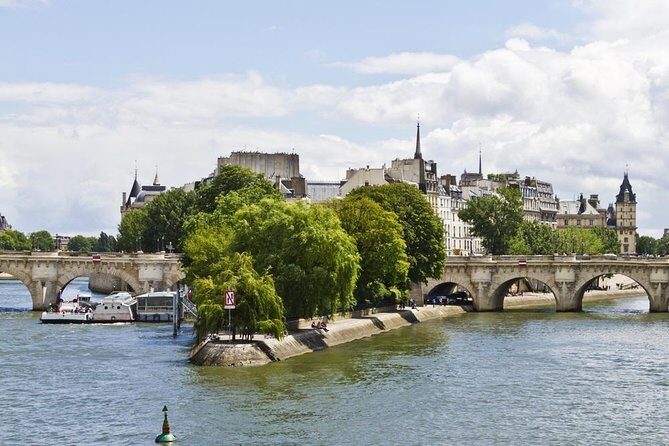 Notre Dame & Ile de la Cité Private 2-Hour Walking Tour in Paris - Key things I’d plan around