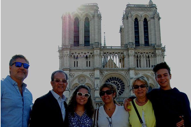 Notre Dame, Ste Chapel, Louvre, Montmartre, Eiffel Tower Private - Sainte-Chapelle’s stained glass: the Gothic jewel moment