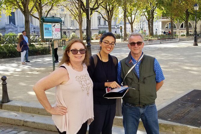 Notre Dame, Ste Chapel, Louvre, Montmartre, Eiffel Tower Private - Lunch break and getting around: how to avoid time traps