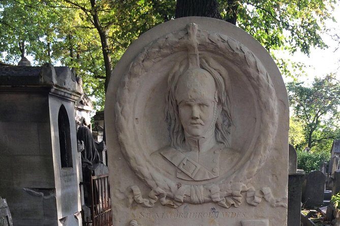 One Hour Père Lachaise Cemetery: A Self-guided Audio Tour - Your One-Hour Circuit: One Third of the Grounds, Two Kinds of Value
