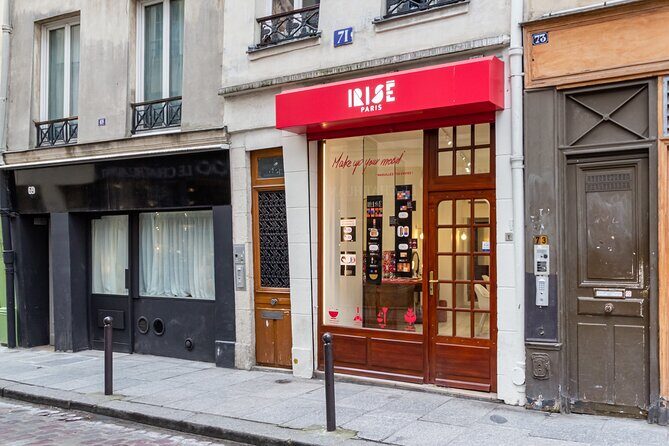 One-hour Private Makeup Class with a Pro Makeup Artist - Getting There on Rue Galande (and What Arrival Feels Like)