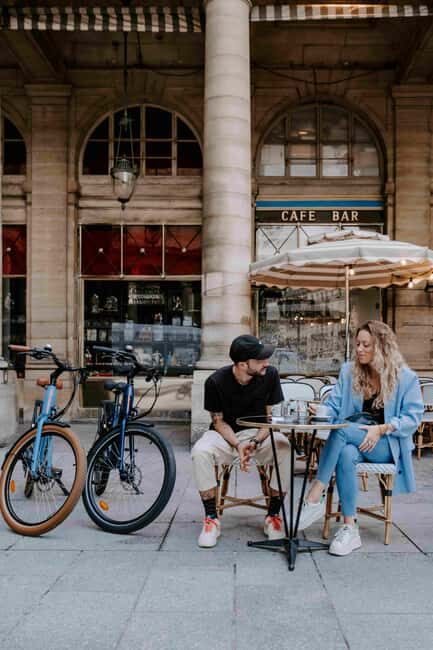 Onebike: Electric Bike Rental in the in the heart the Paris - Accessories That Make It Easier: Lock, Insurance, Helmet, Phone Holder