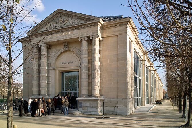 Orangerie Museum Paris 1.5 Hour Private Guided Tour - Entering the Musée de l’Orangerie with a plan