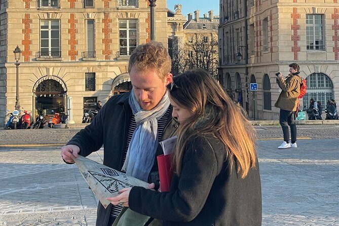Outdoor Escape Game in Paris : The Stone of Nicolas Flamel - The artifact bag method: Why props make the riddles click