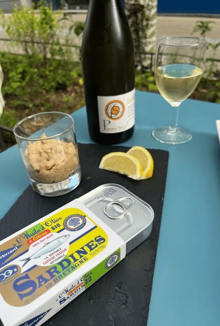 Oyster and white wine tasting in the heart of Montmartre - The oyster tasting: Saint Vaast n°2, open-sea raised from Normandy