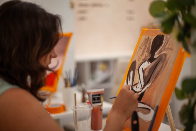 Painting Experience in an Art Café in Paris - Key things I’d notice right away