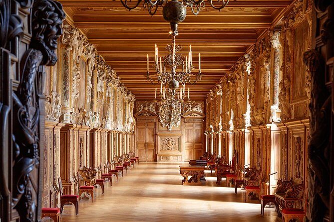 Palace of Fontainebleau - Private Trip - Private electric SUV pickup to the Palace of Fontainebleau