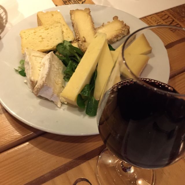 Paris: 2.5–Hour Montmartre Wine and Bistro Tour - Where the tour starts outside Blanche Metro Line 2