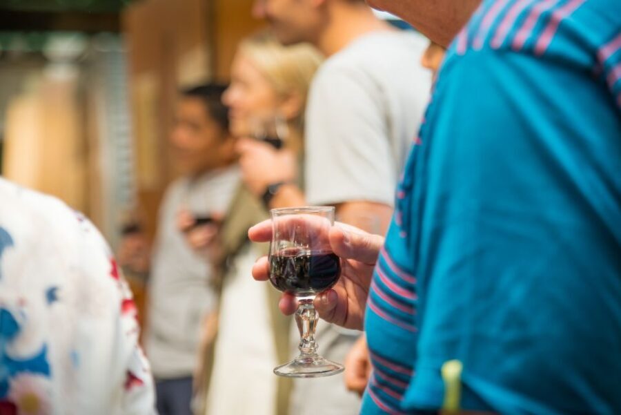 Paris: 2.5–Hour Montmartre Wine and Bistro Tour - 150 minutes of bistro-to-bistro flow (what happens during the walk)