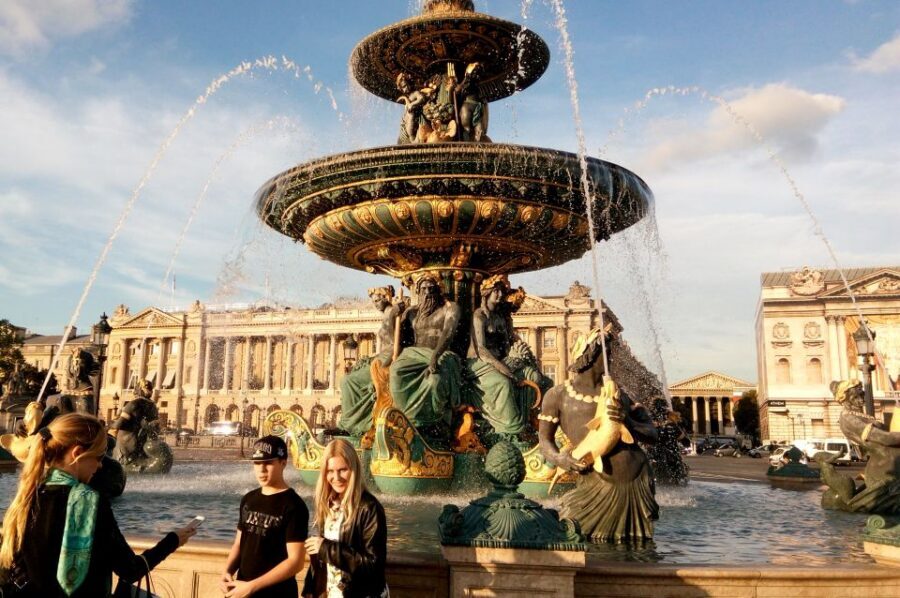 Paris: 2.5-Hour Private City Highlights Kickstart Tour - Saint-Germain-l’Auxerrois and Pont des Arts: Paris at Human Scale