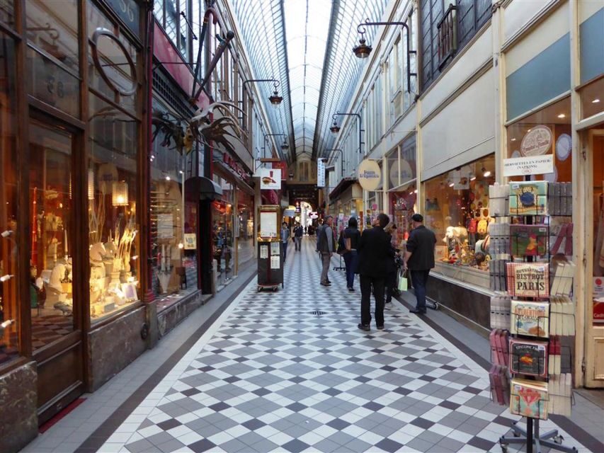 Paris: 2-Hour Passages Private City Tour in German - Key Points You’ll Care About