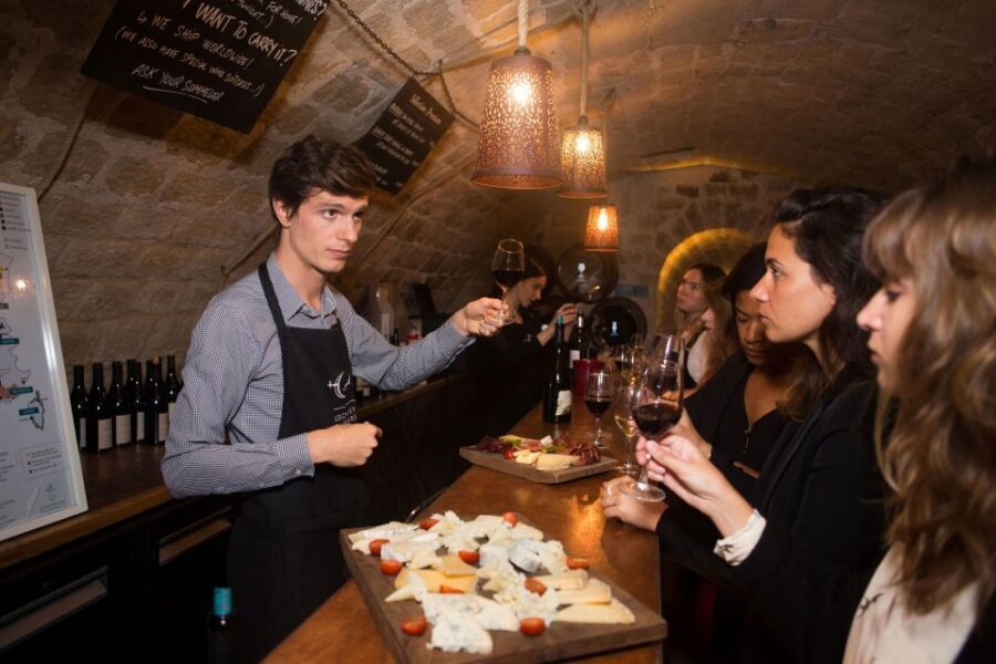 Paris: 2-Hour Wine Making Workshop - In the royal cellars: why the setting matters