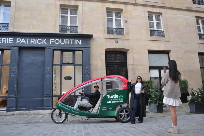 Paris: 2 hours Emily Tour in a Private Rickshaw bike - Photo breaks and small detours: the tour flex you’ll actually use