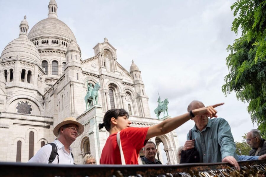 Paris: A Solo Wander Through Hidden Gems of Montmartre - The croissant stop: your included Paris moment (and it matters)