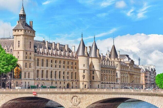 Paris Airport CDG Round-Trip Private Transfers - Price and Value for a 40-Minute Trip