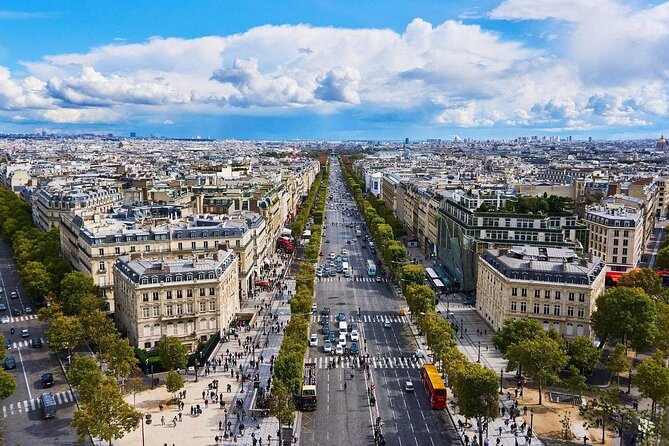 Paris Airport Transfer: Paris Airport CDG to Paris by Luxury Van - The ride into Paris: What changes when you skip the public transport scramble