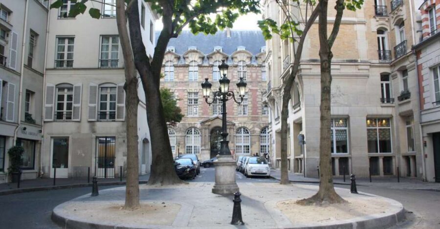 Paris and the Art of Music, 1.30 hour Walking Tour - Saint-Germain-des-Prés Abbey: Where Troubadours Start to Make Sense