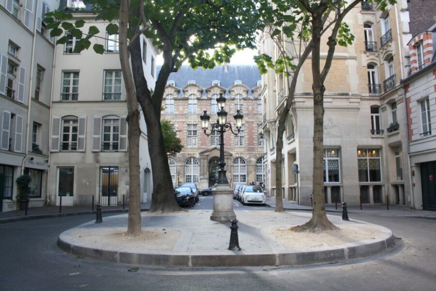 Paris and the Art of Music, 1.30 hour Walking Tour - Cour du Commerce Saint-André: The Oldest Café Moment