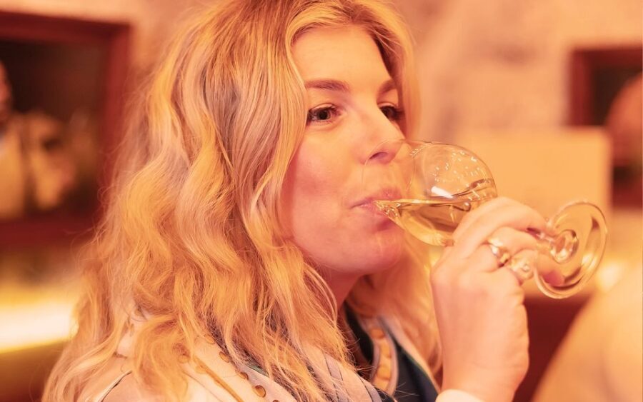 Paris: Apéro Wine and Cheese Tasting Experience - The main event: 3 wines and 3 cheeses, paired for real decisions