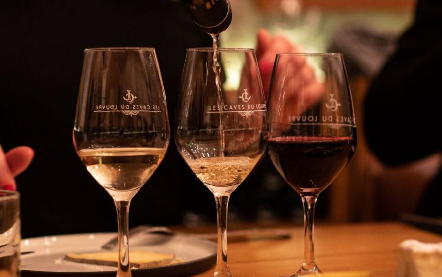 Paris: Apéro Wine and Cheese Tasting Experience - Getting the local tips: how to use the sommelier time well