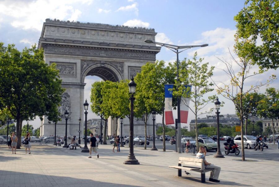 Paris: Arc de Triomphe Entry and Walking Tour - Place Clemenceau to the big avenue: a smart way to start