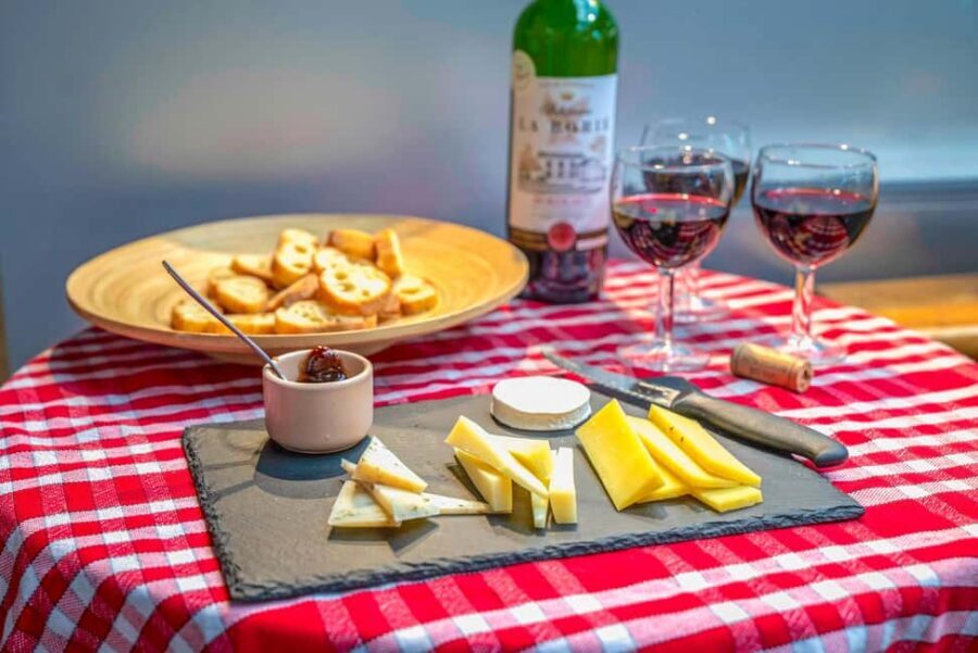 Paris: Authentic Food & Wine Tasting Tour in Le Marais - Key things to know before you go