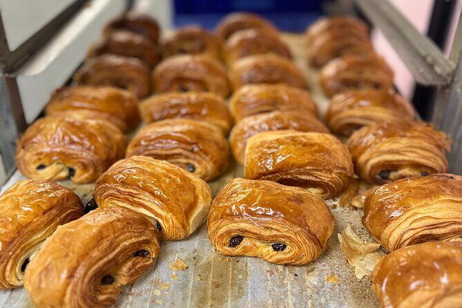 Paris Baking Insider Experience near Eiffel Tower - Meeting point near the Eiffel Tower: the 15 steps detail is real