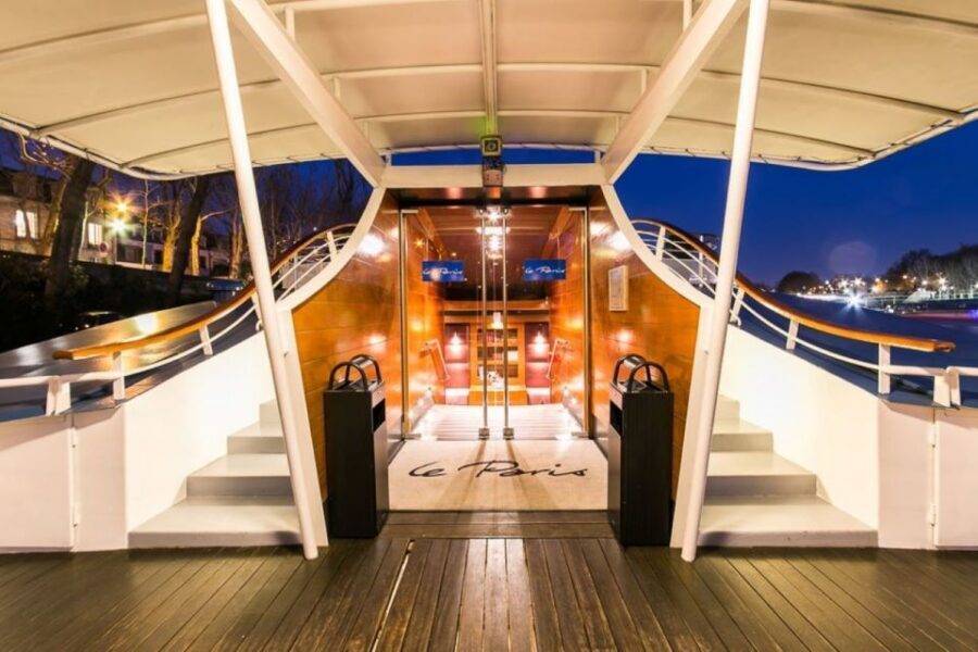 Paris: Bastille Day Dinner Cruise on the Seine River - The Onboard Dinner: A Three-Course French Menu That Fits the Mood
