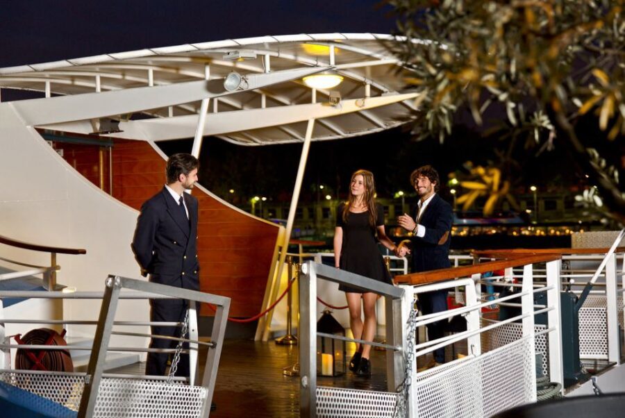 Paris: Bastille Day Dinner Cruise on the Seine River - Meeting on the River: How to Find the Boat by Musée d’Orsay