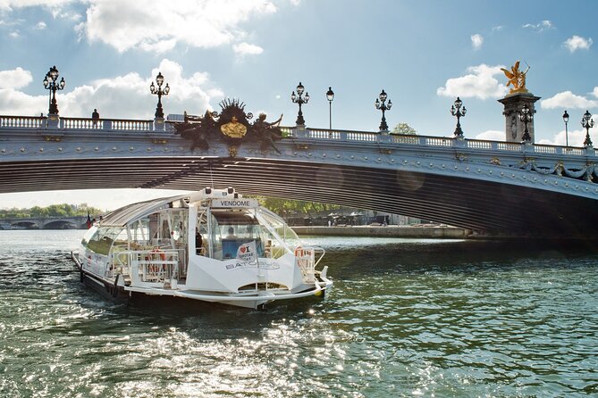 Paris: Batobus Hop-On Hop-Off Cruise & Landmarks Audio Tour - When the Audio Guide Works Best for You