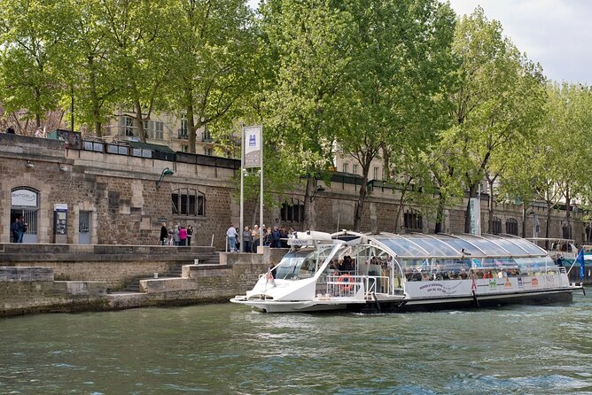 Paris: Batobus Hop-On Hop-Off Cruise & Landmarks Audio Tour - Timing: Operating Months and Daily Hours You Should Match