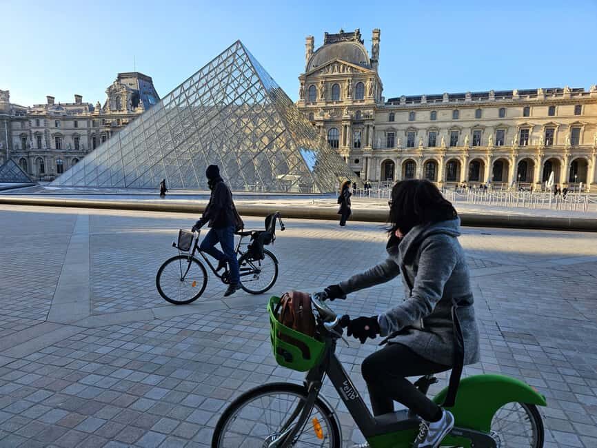Paris Before the Crowds: Sunrise Bike Tour with Breakfast - Getting the Eiffel Tower moment without the photo fight