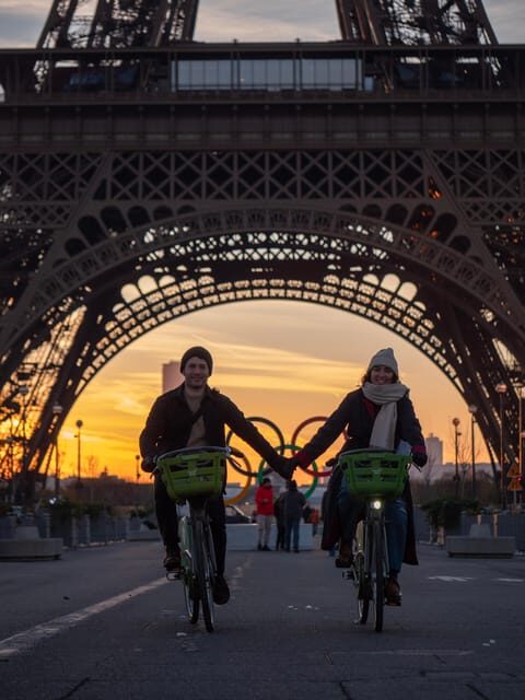 Paris Before the Crowds: Sunrise Bike Tour with Breakfast - Coffee and fresh tartine: turning the ride into breakfast