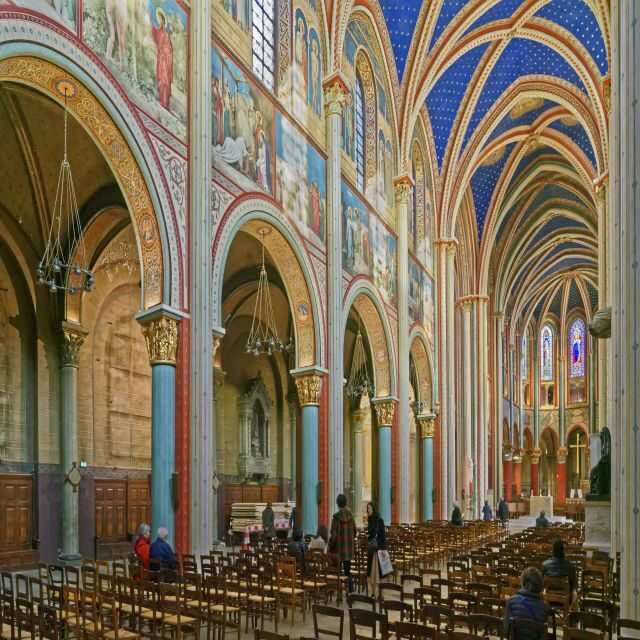 Paris: Best Churches in the City Private Walking Tour - Saint-Germain-l’Auxerrois: Gothic church details across from the Louvre