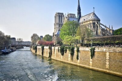 Paris by Night 2-hour Private Tour with Scenic Seine River Cruise - Getting started at Pont Neuf with a smooth handoff