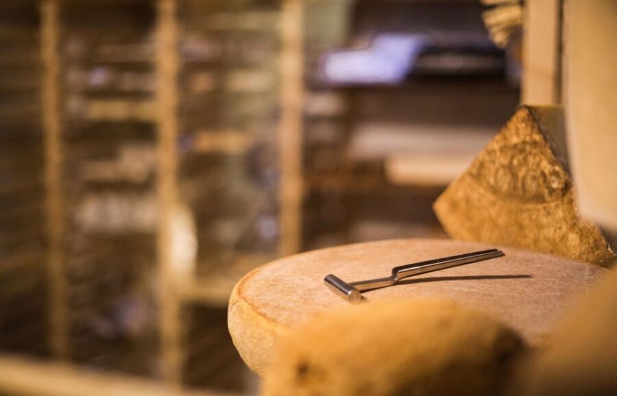 Paris: Cheese and Wine Class in a 17th Century Cellar - Finding Musée Vivant du Fromage in Paris