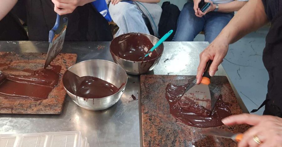 Paris: Chocolate Discovery Workshop and Tasting - From Cocoa to Chocolate: The Process You’ll Hear Clearly