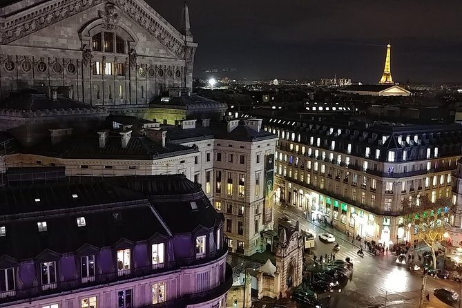 Paris Christmas Illuminations and Local Festivities Private Tour - Place Vendôme: a quick stop where the season looks expensive