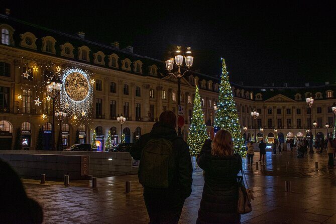 Paris Christmas Lights Small Group Walking Tour with Local Guide - Jardin des Tuileries Christmas Market Stop and French Winter Favorites