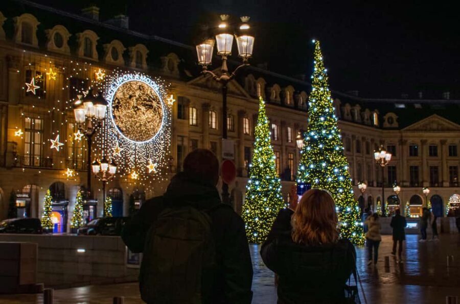 Paris Christmas Lights Walking Tour with Local Guide - Why a 2-hour Christmas Lights Walk Works in Paris