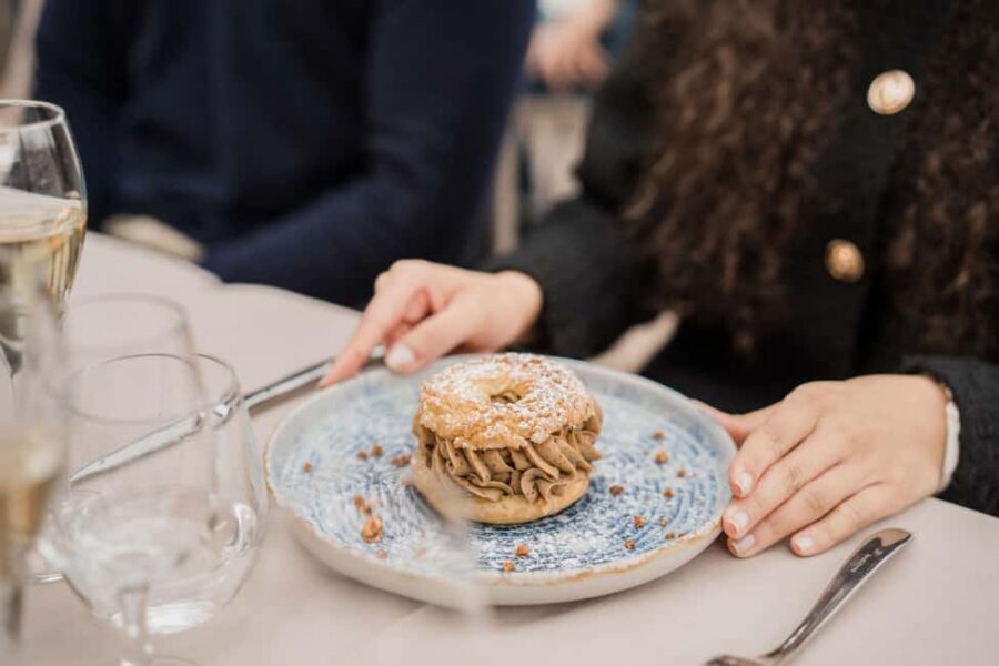 Paris : Christmas Special Lunch Cruise on the Seine River - French lunch and wine: what’s included and what to watch for